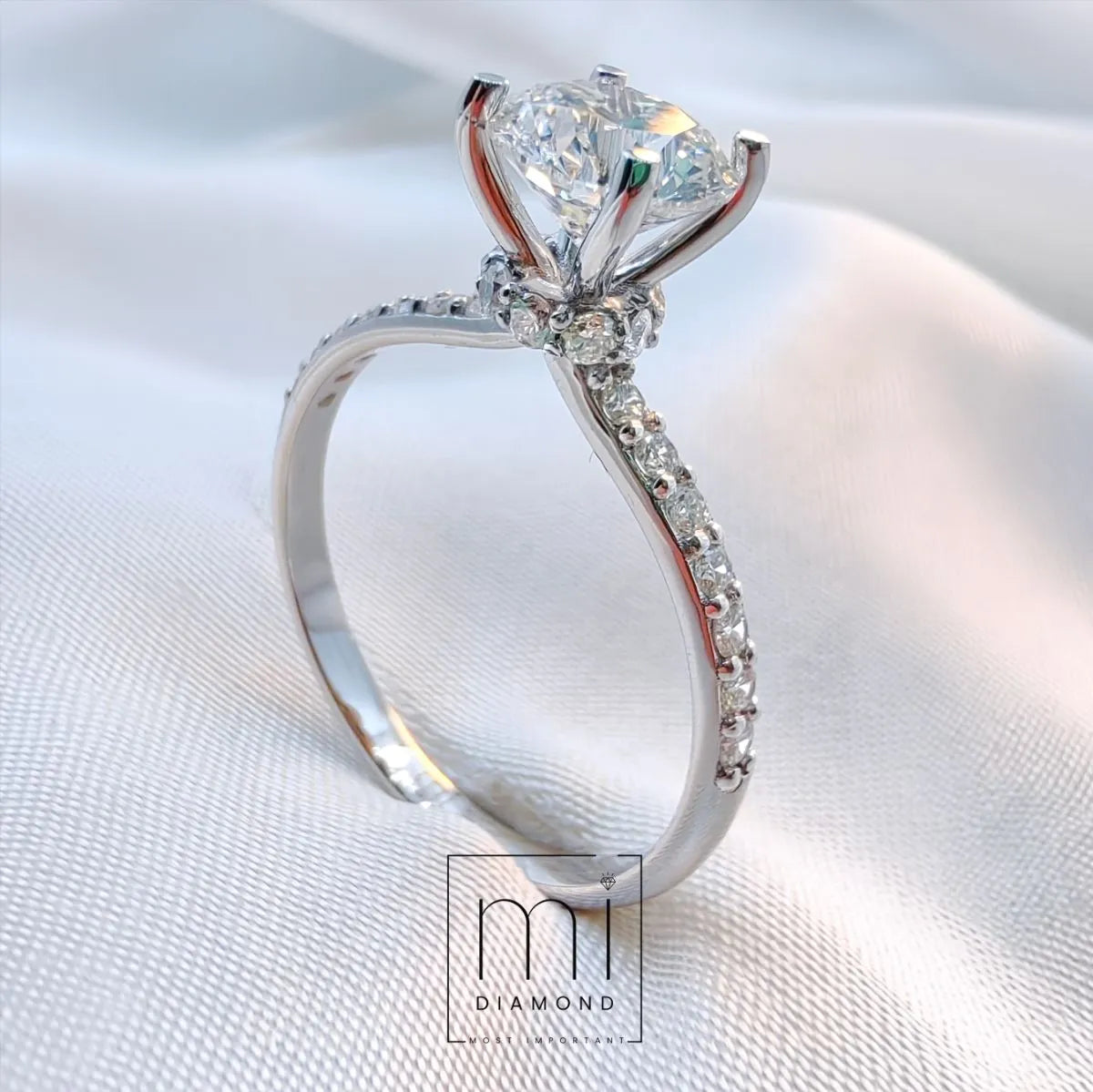 1.30 Carat- D COLOR VS1-Yuvarlak-IGI Sertifikalı Lab. Pırlanta Yüzük 1